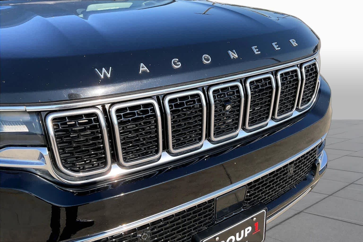 Used 2022 Diamond Black Crystal Pearlcoat Jeep Series III image 24