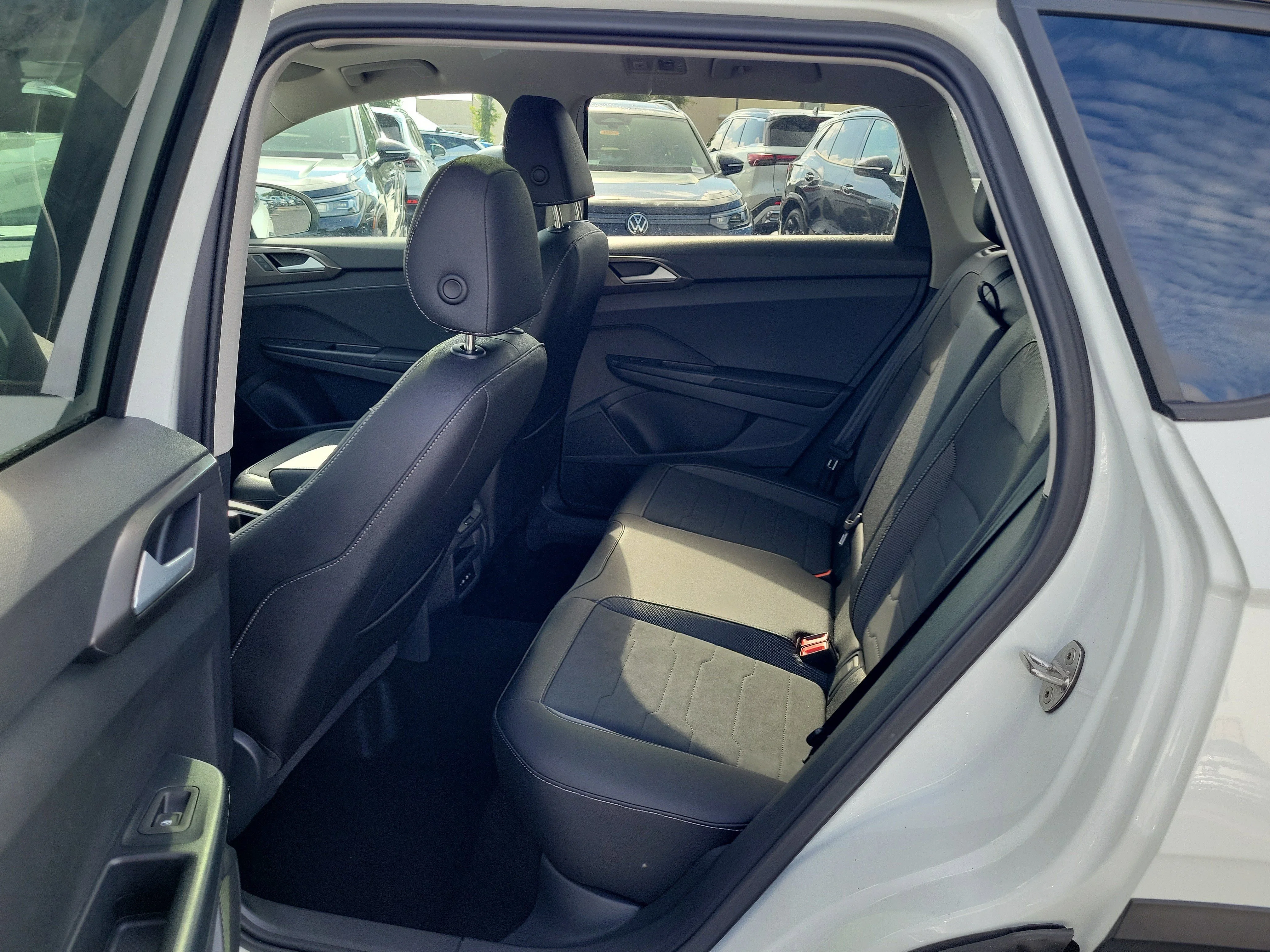 New 2026 White Volkswagen 1.5T SE Black image 12