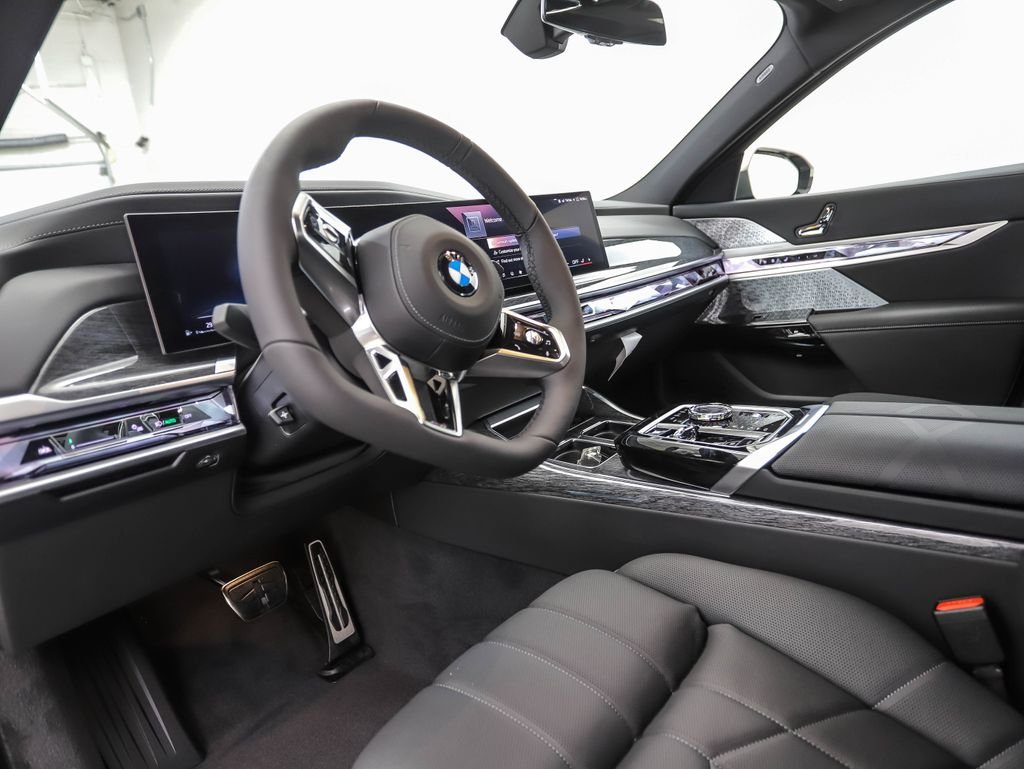 Used 2025 Gray Metallic BMW 760i xDrive image 10
