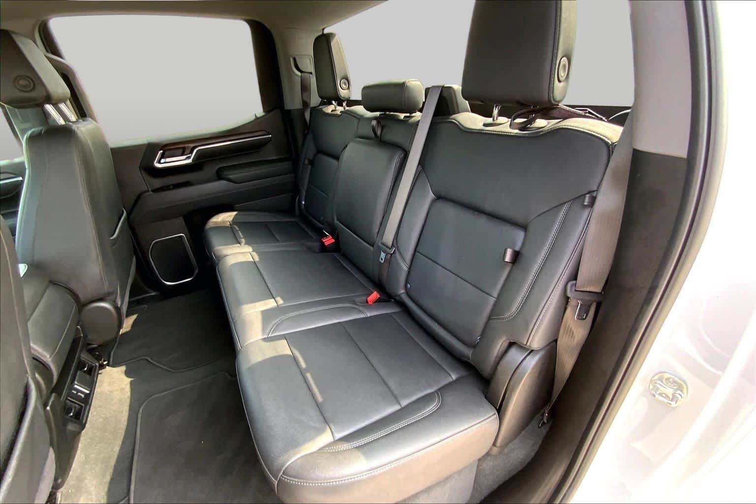 2025 GMC Sierra 1500 SLT - Photo 20