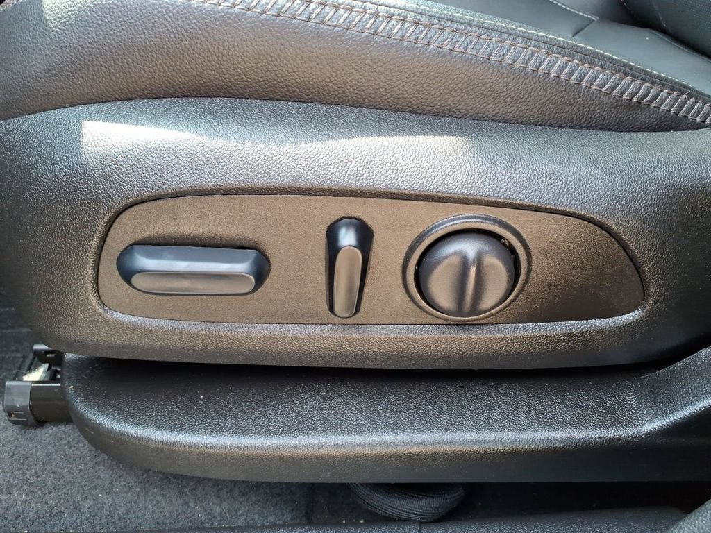 Used 2023 Brown GMC Denali image 31