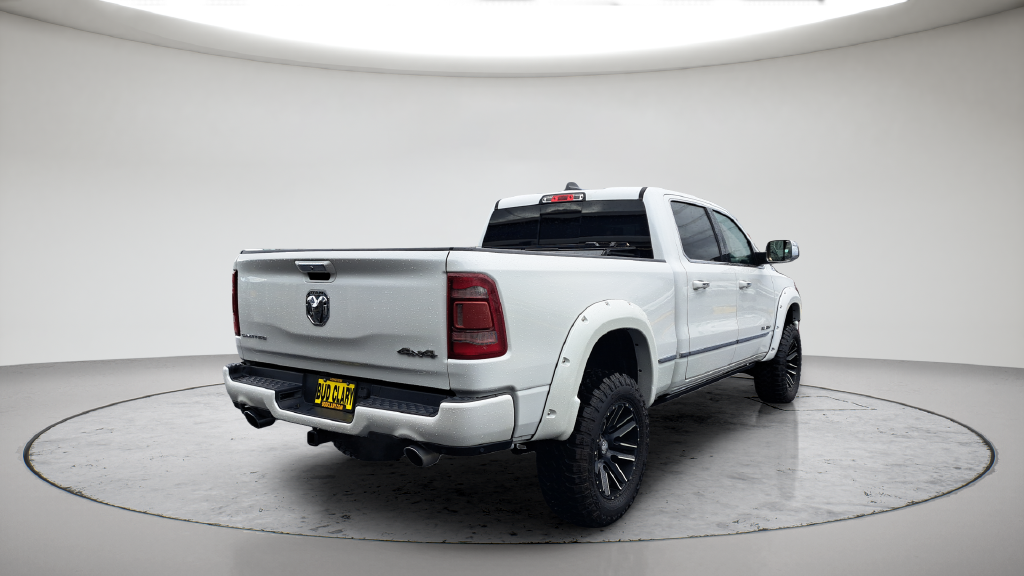 Used 2020 Off-white Ram Limited image 17