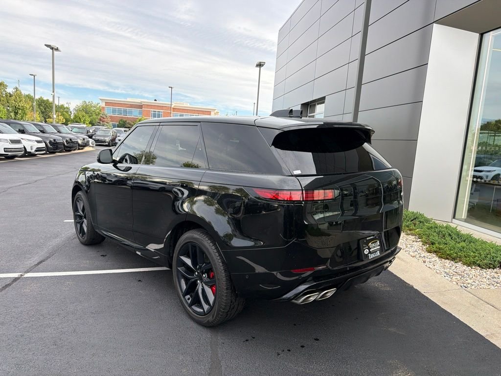 Used 2023 Black Land Rover First Edition image 3