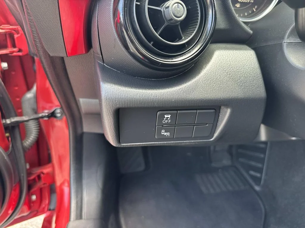 Used 2018 Red Mazda Club image 19