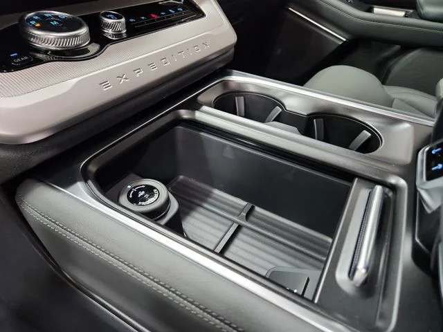 New 2026 Star White Metallic Tri-Coat Ford Active image 22