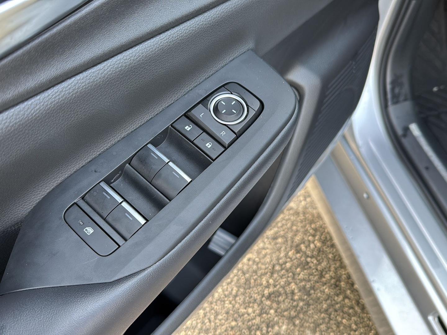New 2025 Cutting Edge Toyota XSE image 27