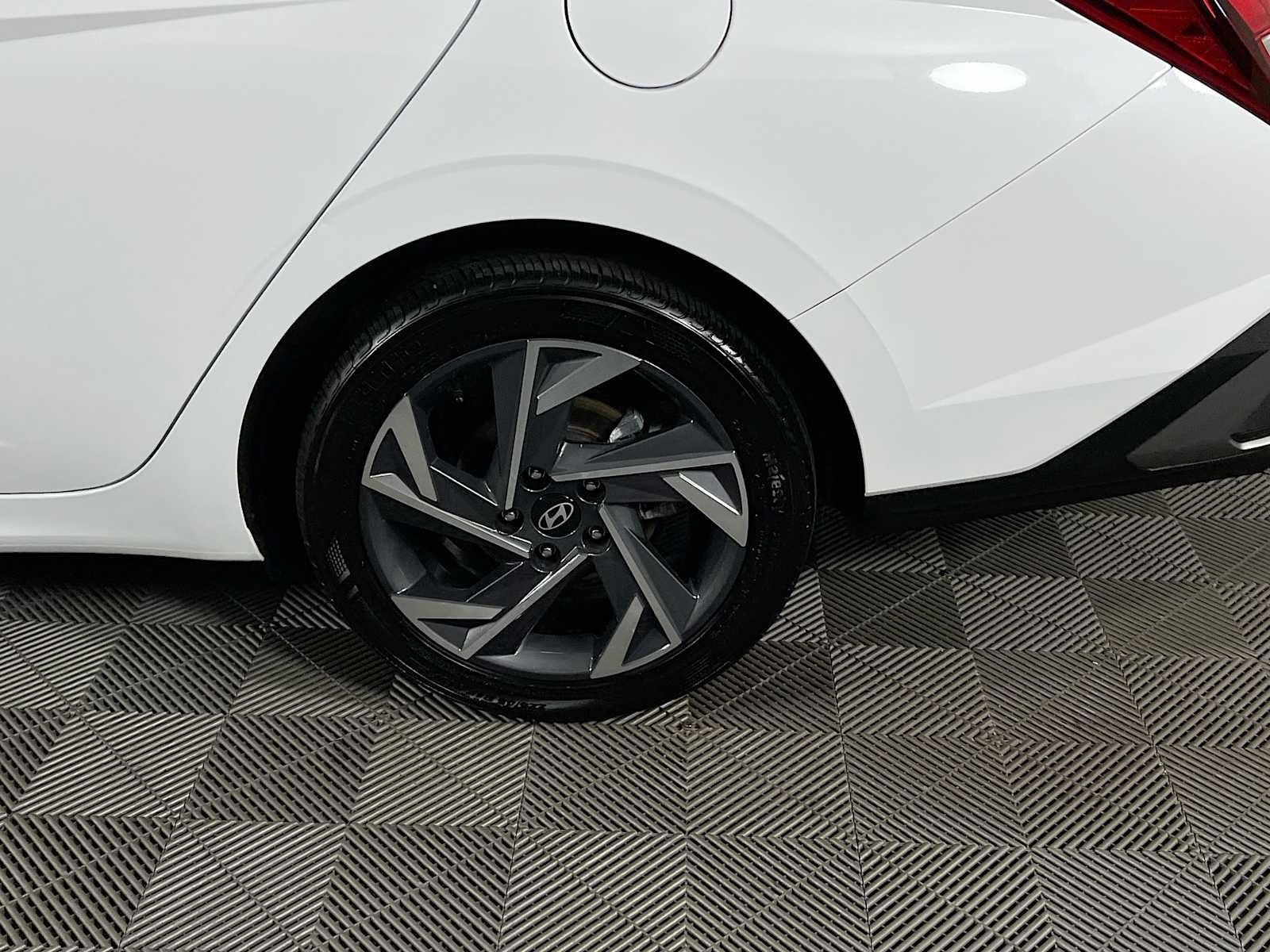 Used 2025 Serenity White Hyundai SEL Sport image 29