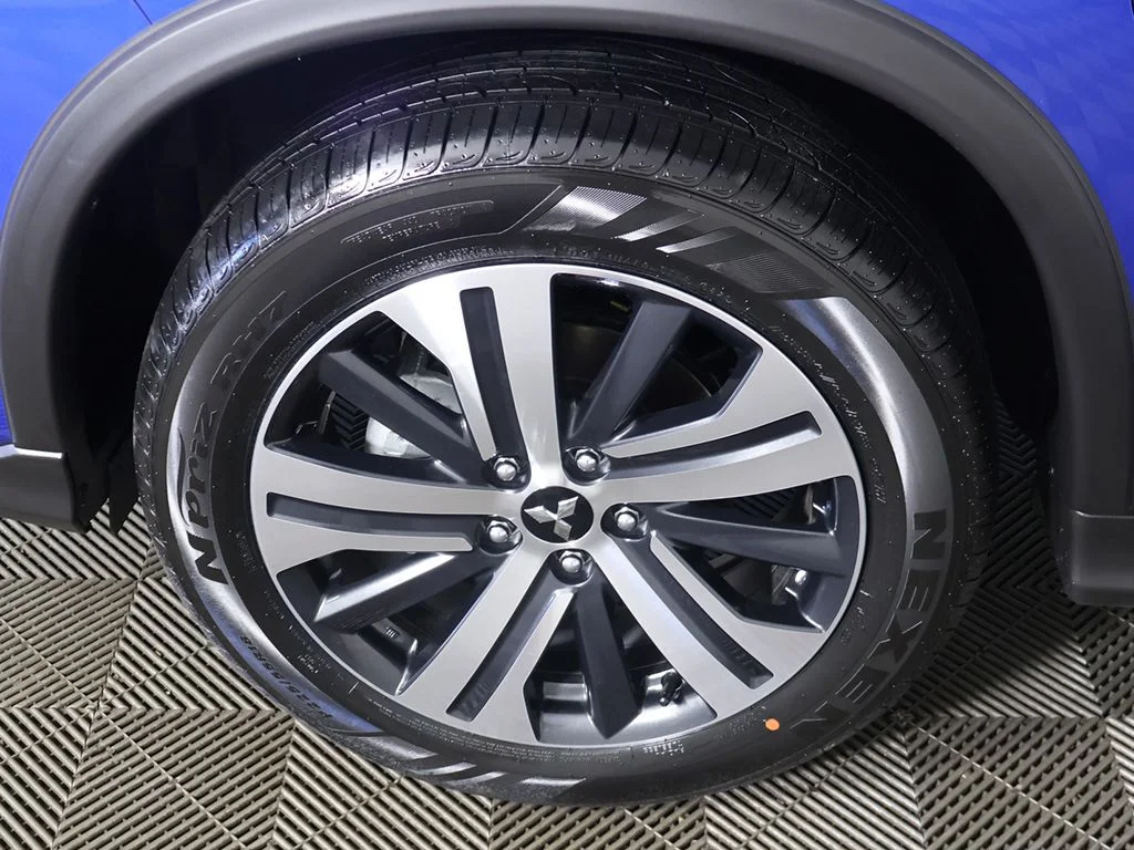 New 2026 Blue Mitsubishi 2.0 ES image 14