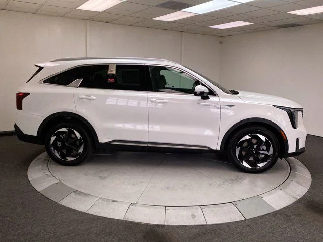 New 2026 Snow White Pearl Kia EX image 6