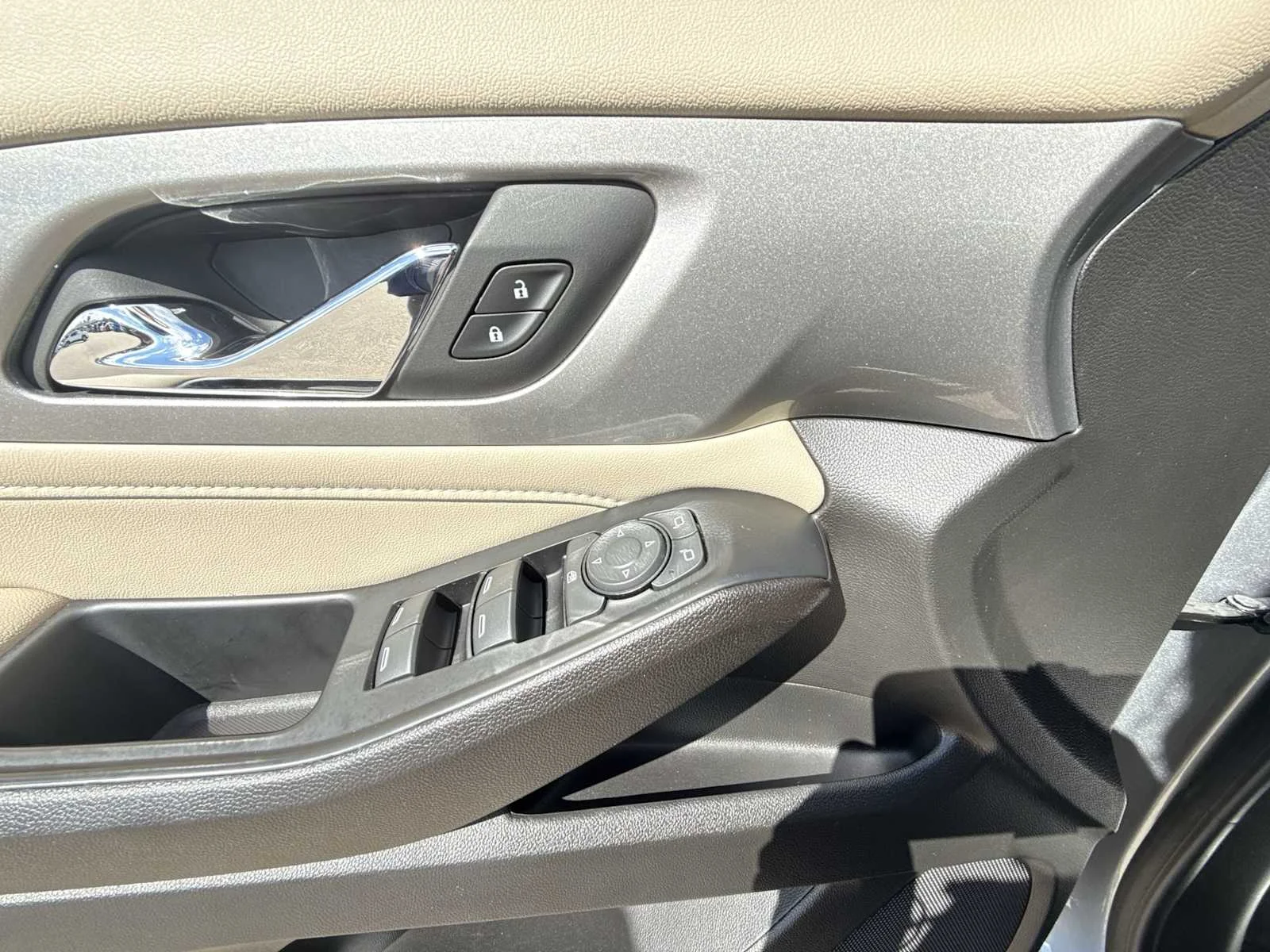 2023 Chevrolet Traverse LS - Photo 23