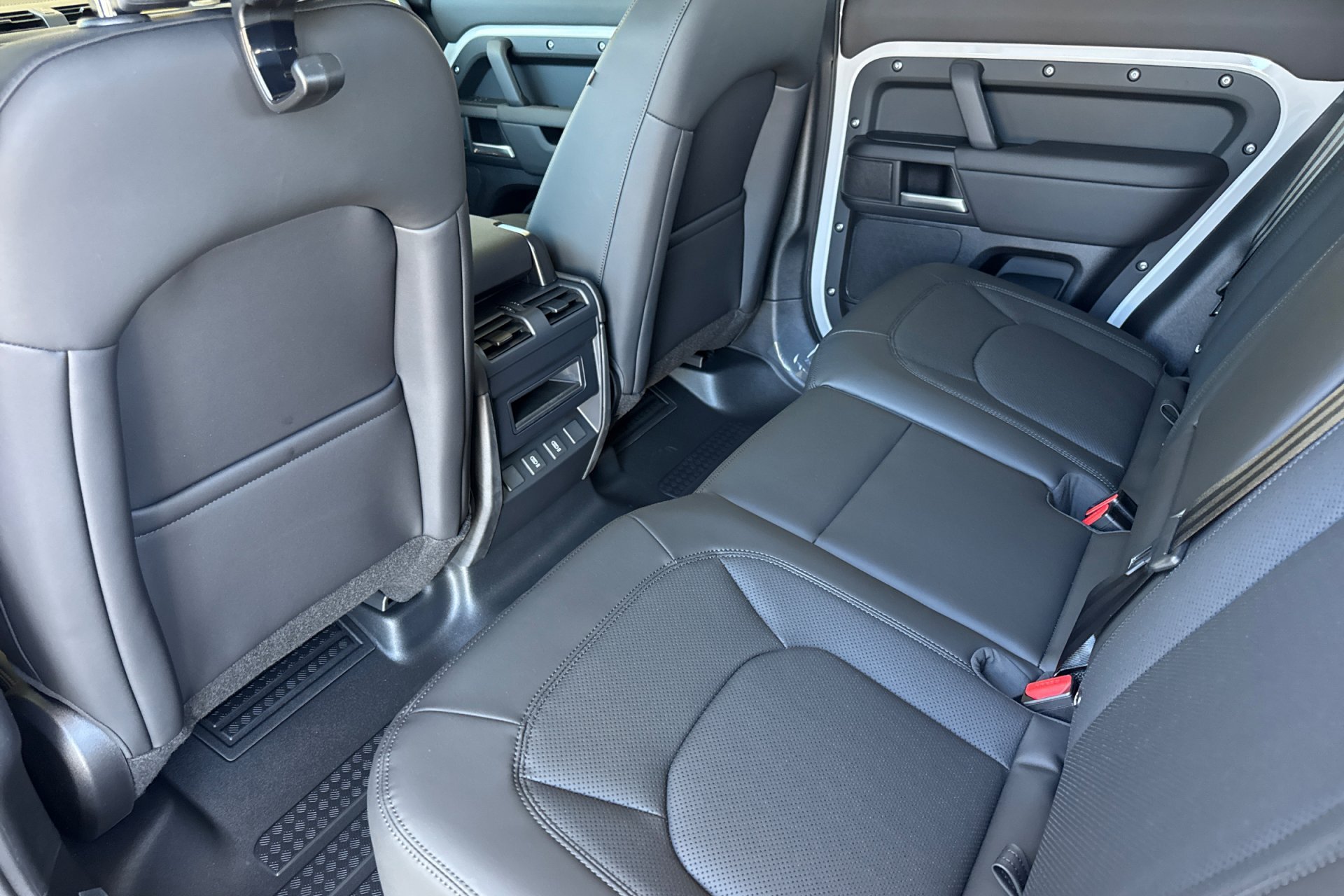 New 2026 Borasco Grey Land Rover S image 4
