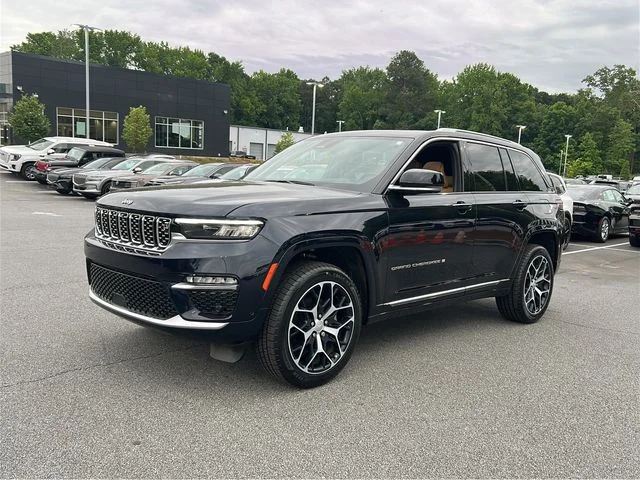 Used 2023 Black Jeep Summit Reserve image 3