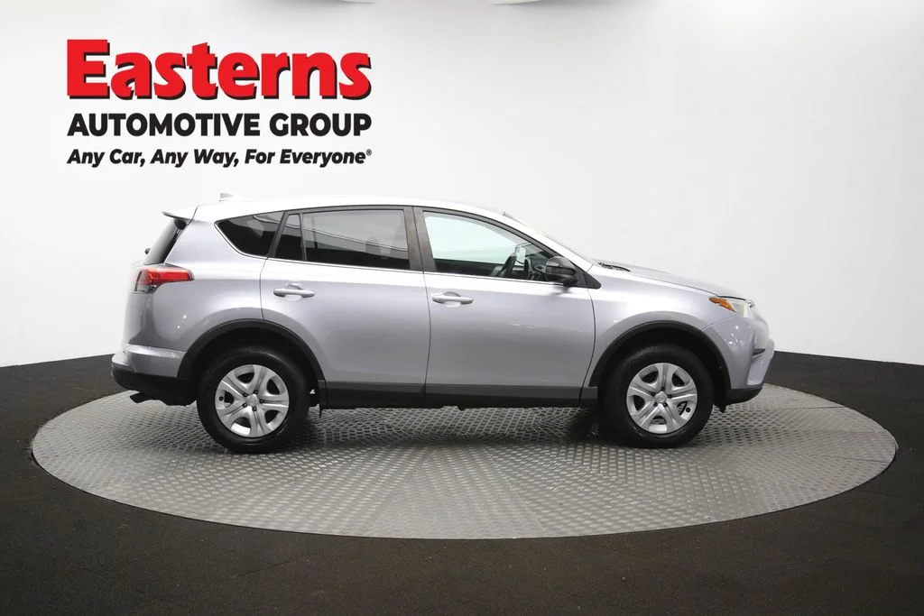 Used 2018 Silver Toyota LE image 43