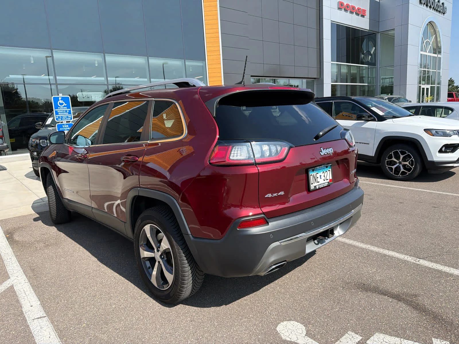 Used 2019 Velvet Red Pearlcoat Jeep Limited image 5