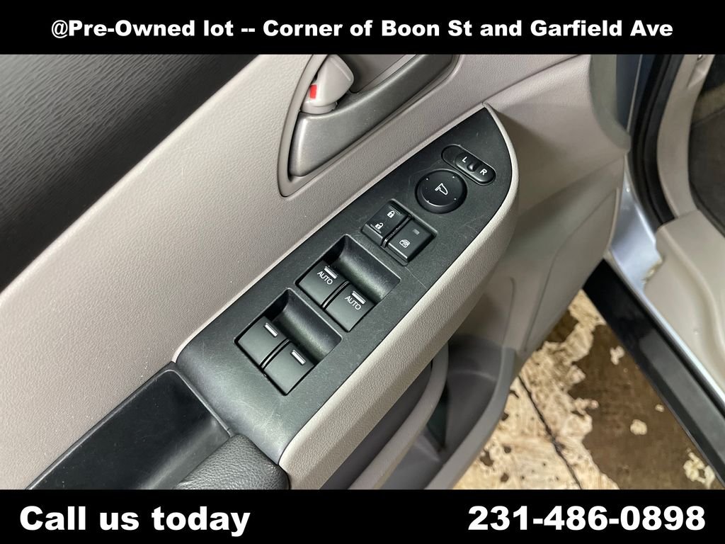 Used 2012  Honda EX-L image 15