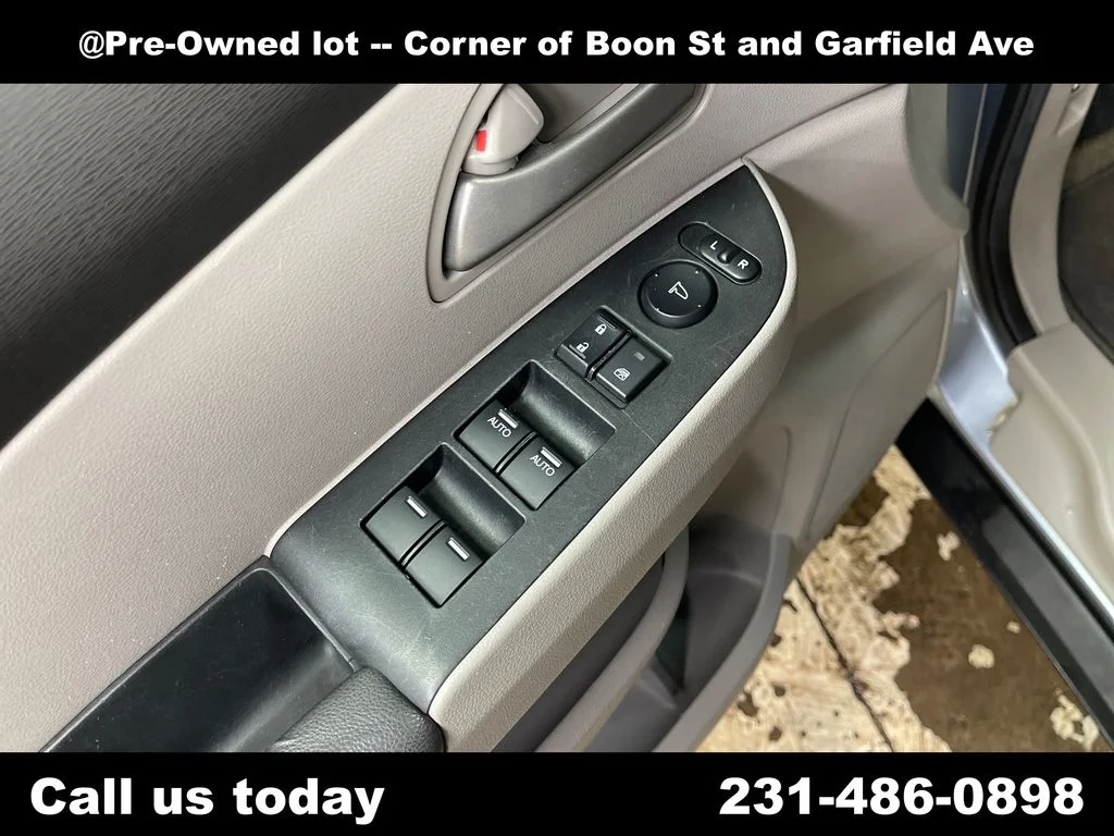 Used 2012  Honda EX-L image 15
