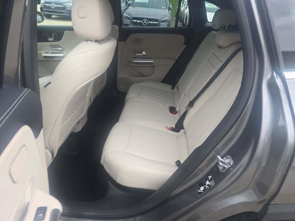 New 2026 Mountain Grey Metallic Mercedes-Benz GLA 250 image 24