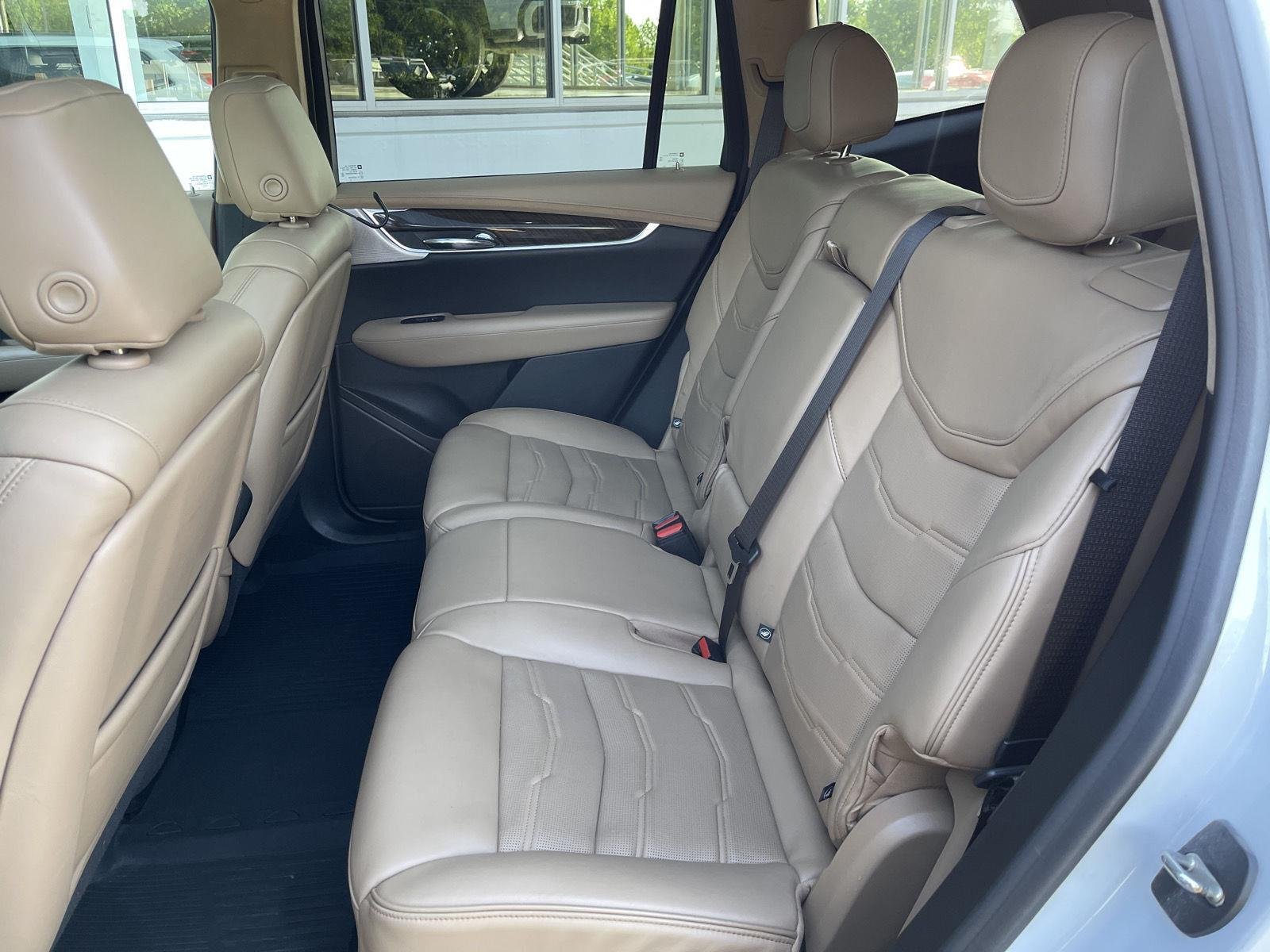 Used 2020 CRYSTAL WHITE TRICOAT Cadillac AWD Sport image 44