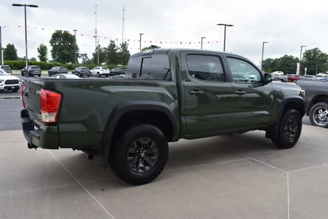 Used 2021 Green Toyota SR5 image 5