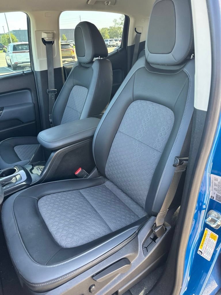 Used 2022 Blue Chevrolet Z71 image 19