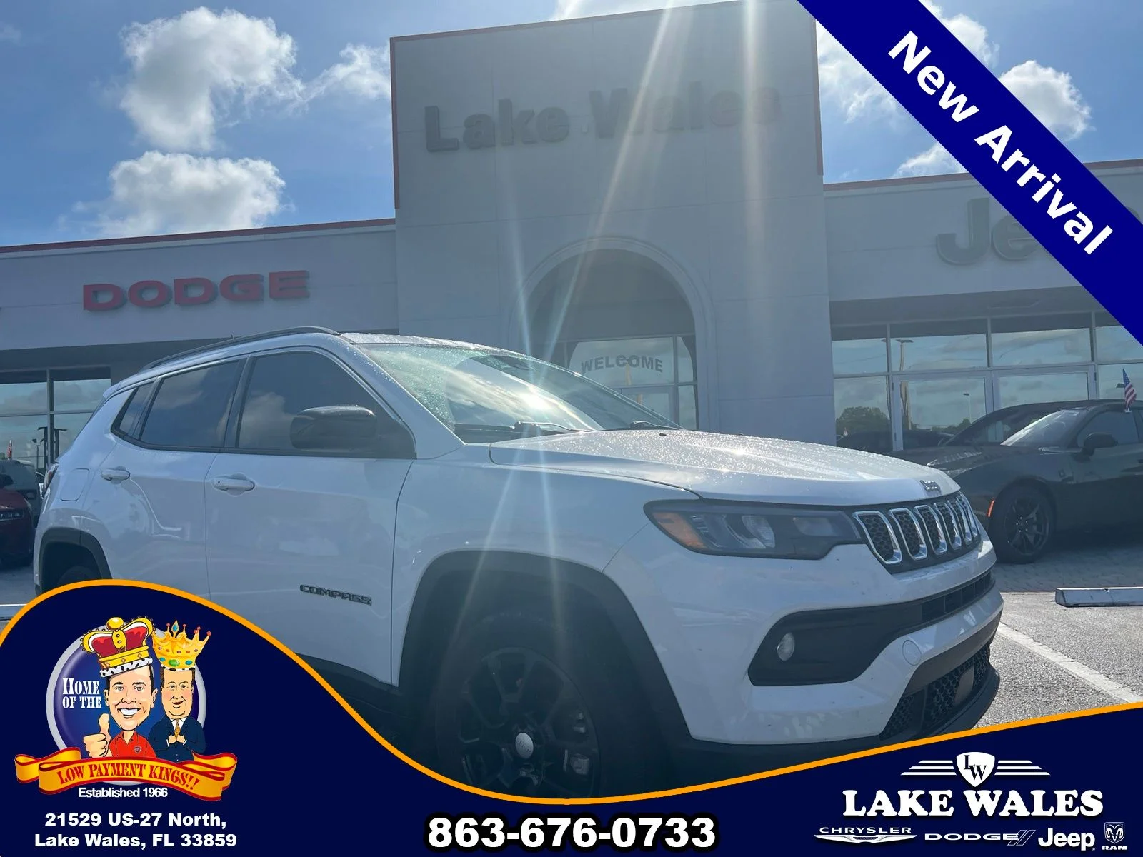 Used 2023 White Jeep Latitude Lux image 1