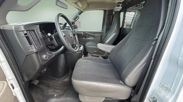 Used 2024 White Chevrolet Work Van image 19