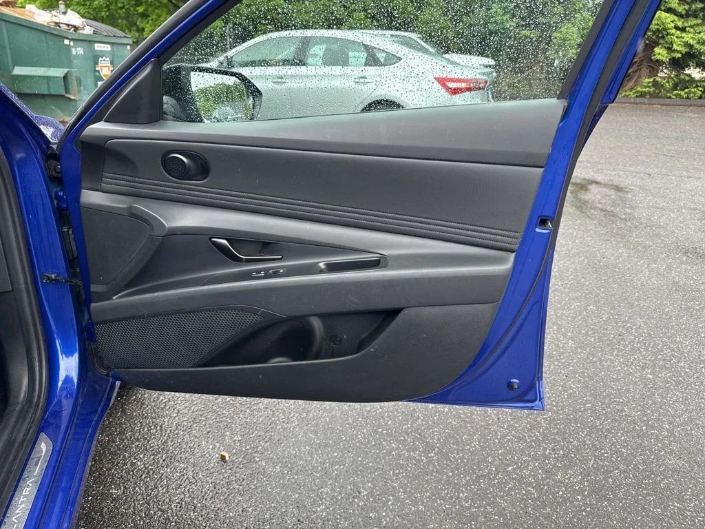 Used 2025 Blue Hyundai SEL Sport image 32