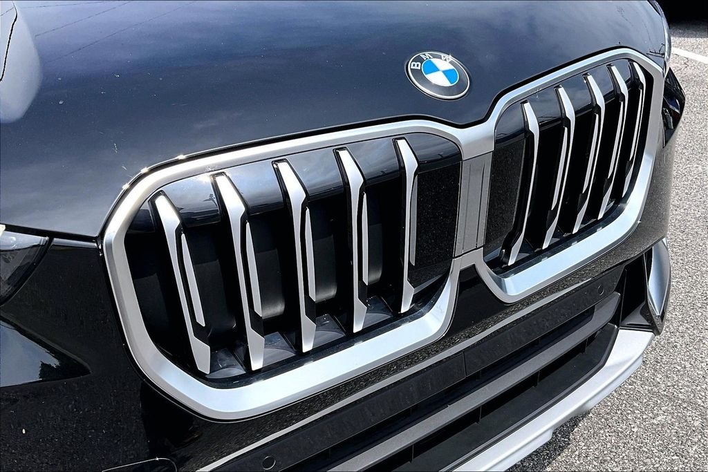 Used 2023 Black BMW xDrive28i image 33