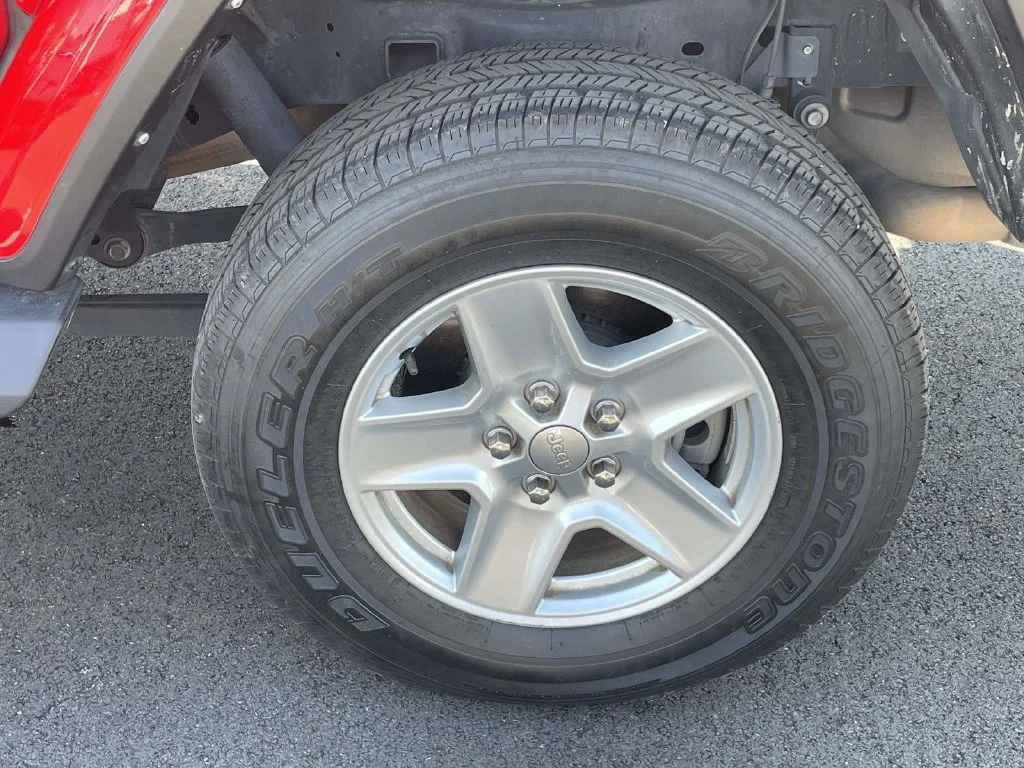 Used 2023 Firecracker Red Clearcoat Jeep Sport S image 9