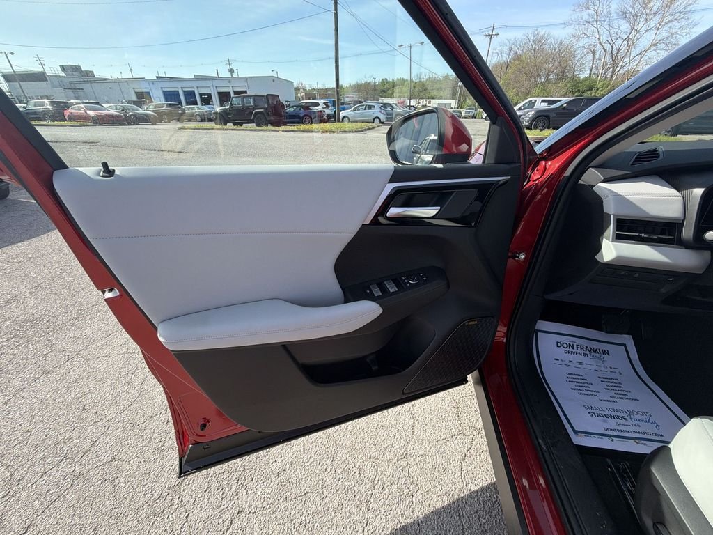 New 2026 Red Mitsubishi SE image 13