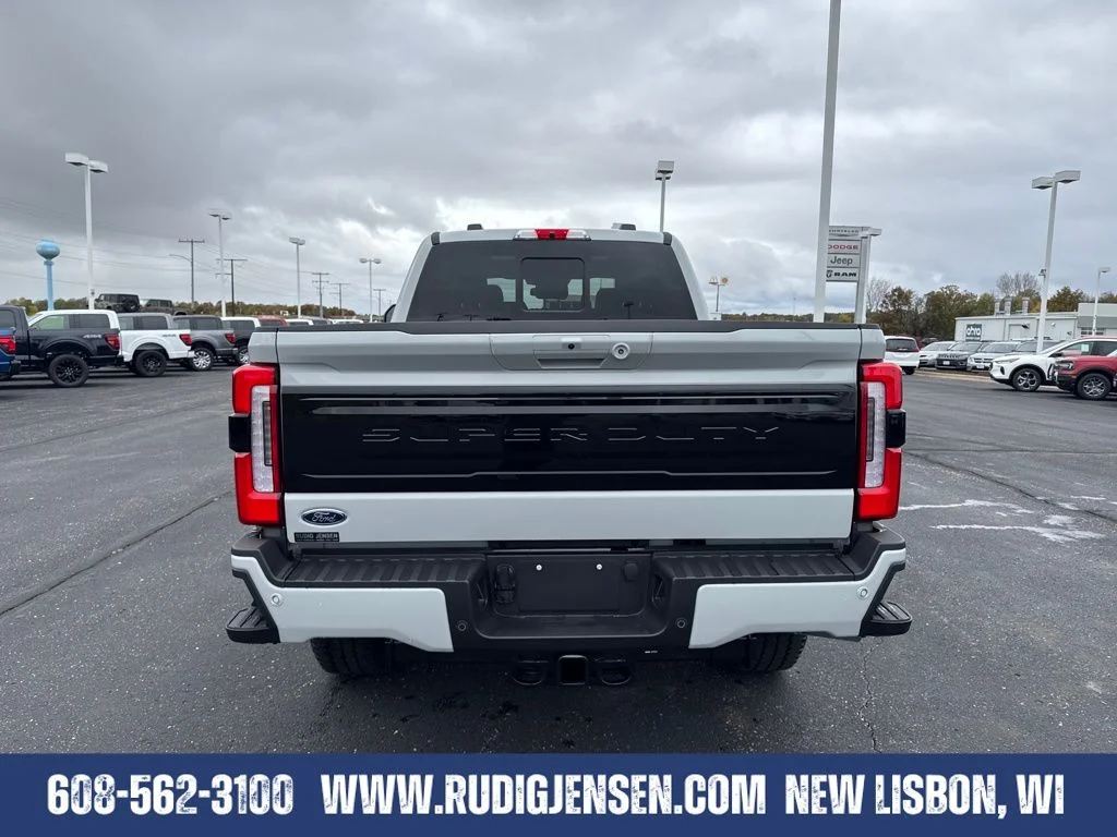 2026 Ford F-350 Super Duty Platinum - Photo 4