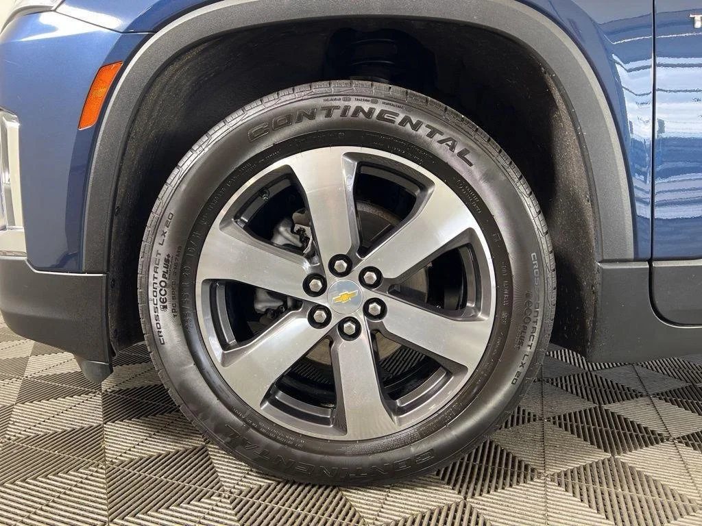 Used 2023 Northsky Blue Metallic Chevrolet LT Leather image 11