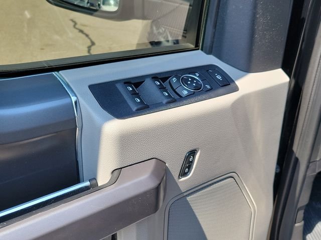 Certified Used 2018 Shadow Black Ford XLT image 19