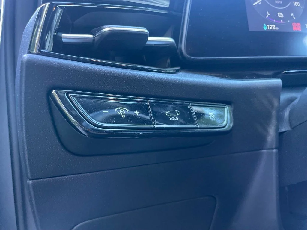 Certified Used 2024 Steel Gray Kia Wind image 10