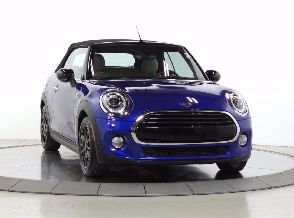 Used 2019 Blue Metallic MINI Iconic image 10
