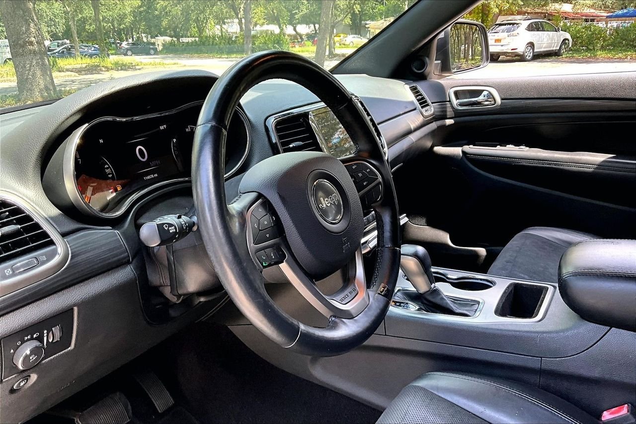 Used 2019 Silver Jeep Altitude image 14