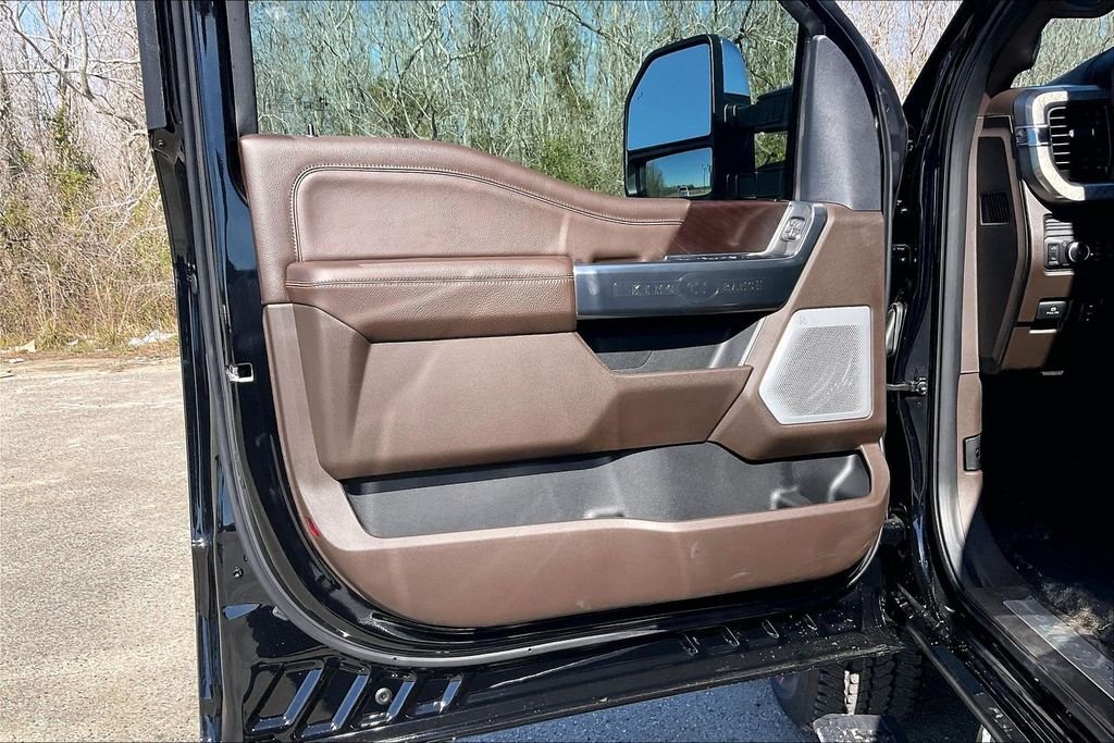 New 2026 Agate Black Metallic Ford King Ranch image 13