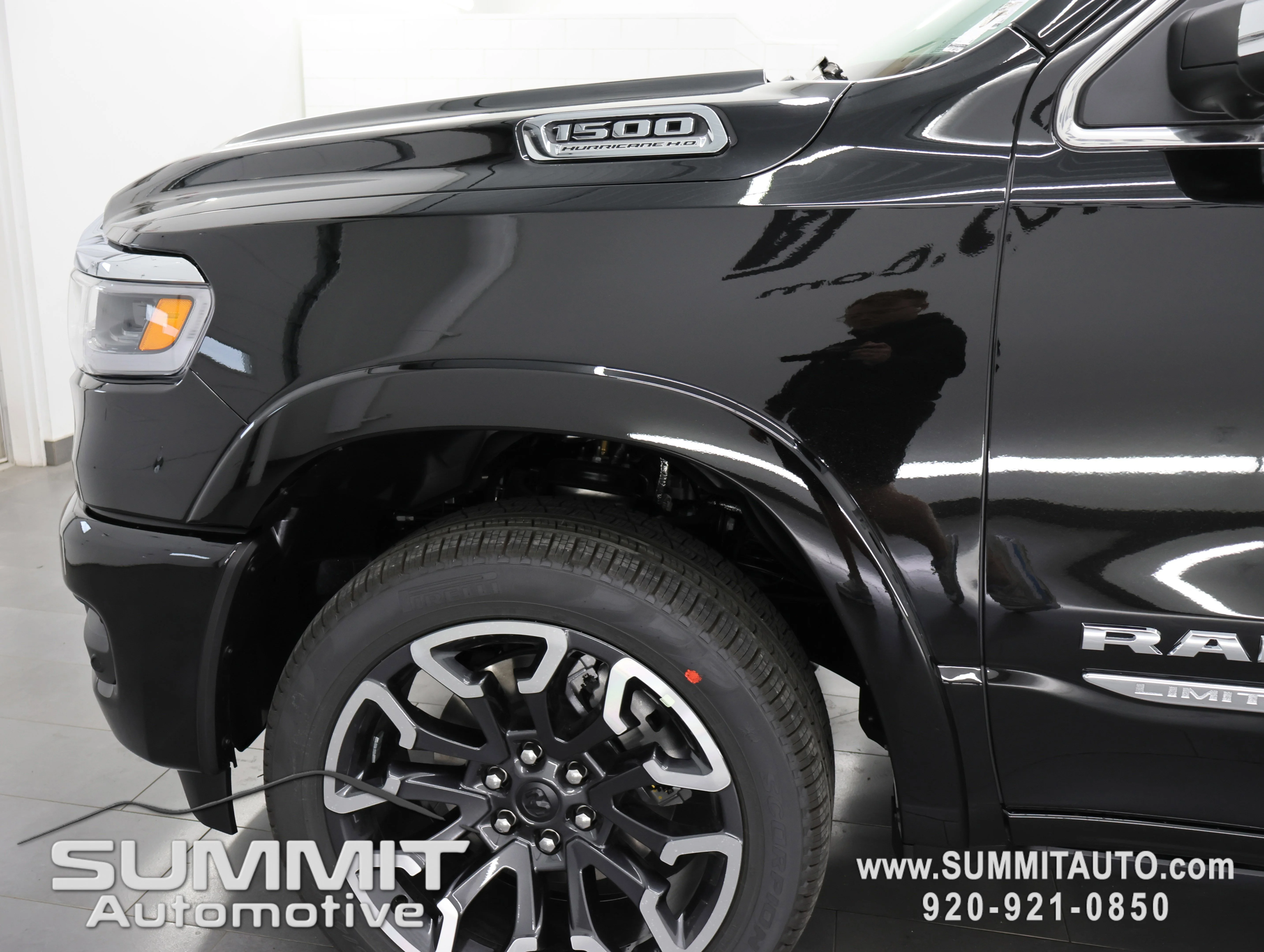 New 2026 Diamond Black Crystal Pearl-Coat Exterior Paint RAM Limited image 40