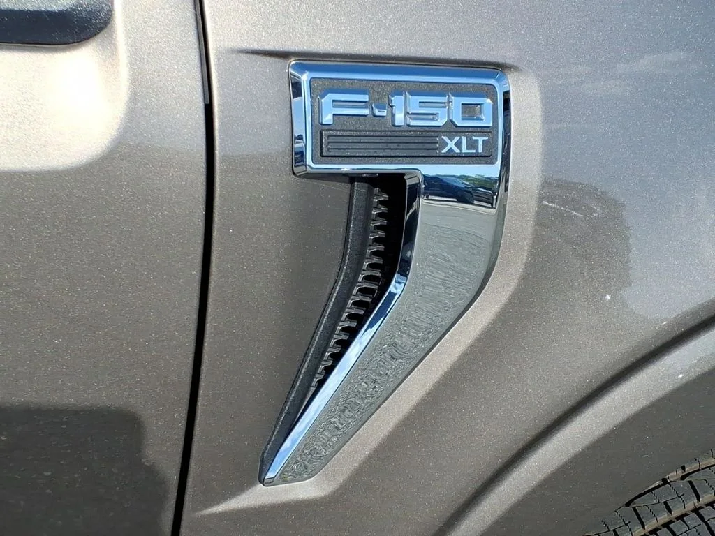 Used 2023 Gray Ford XLT image 26