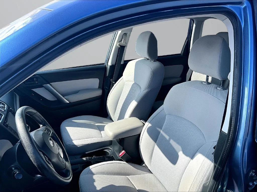 Used 2016 Blue Subaru 2.5i Premium image 23