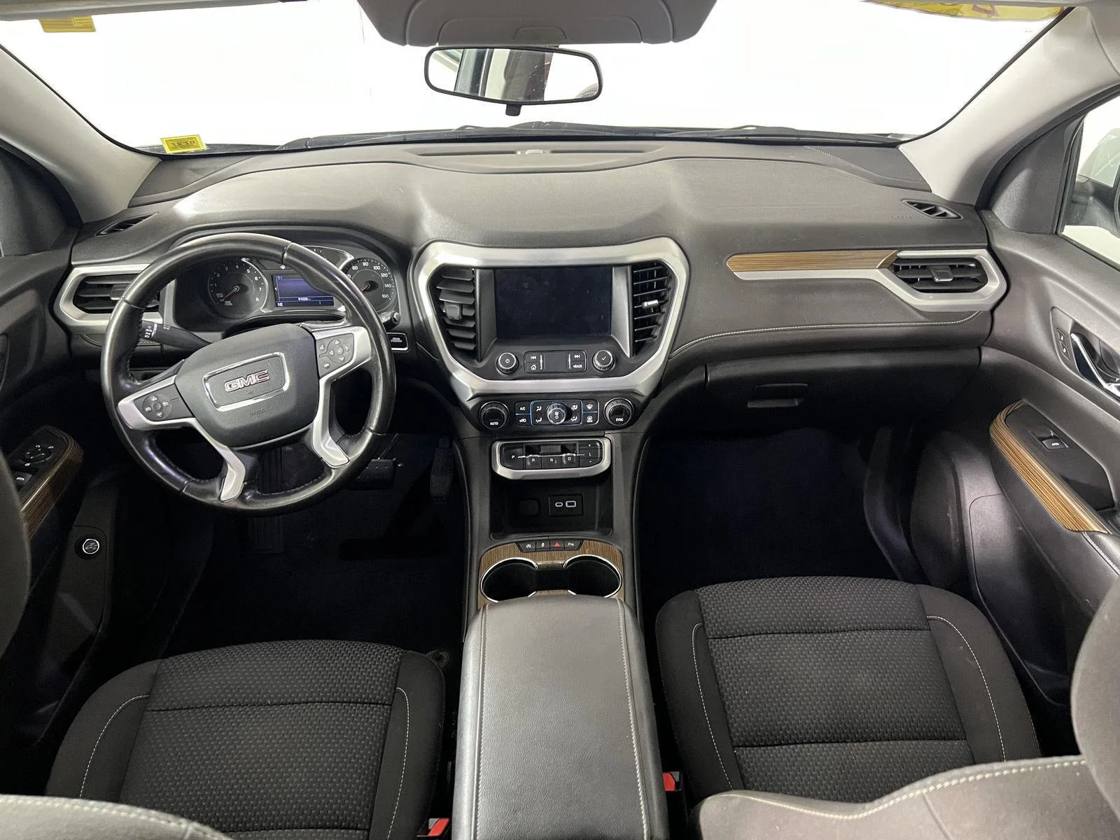 Used 2020 SUMMIT WHITE GMC SLE image 2