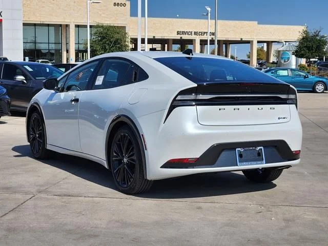 New 2026 Wind Chill Pearl <sup>1</sup> Toyota  Nightshade Edition image 3