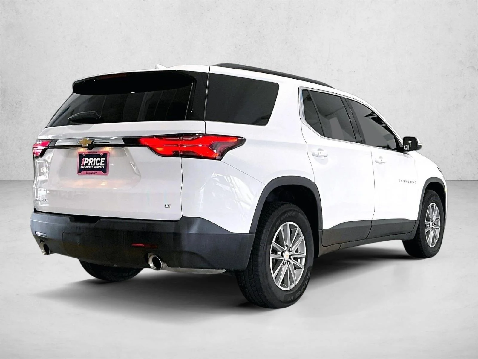 Used 2023 Summit White Chevrolet LT Leather image 2