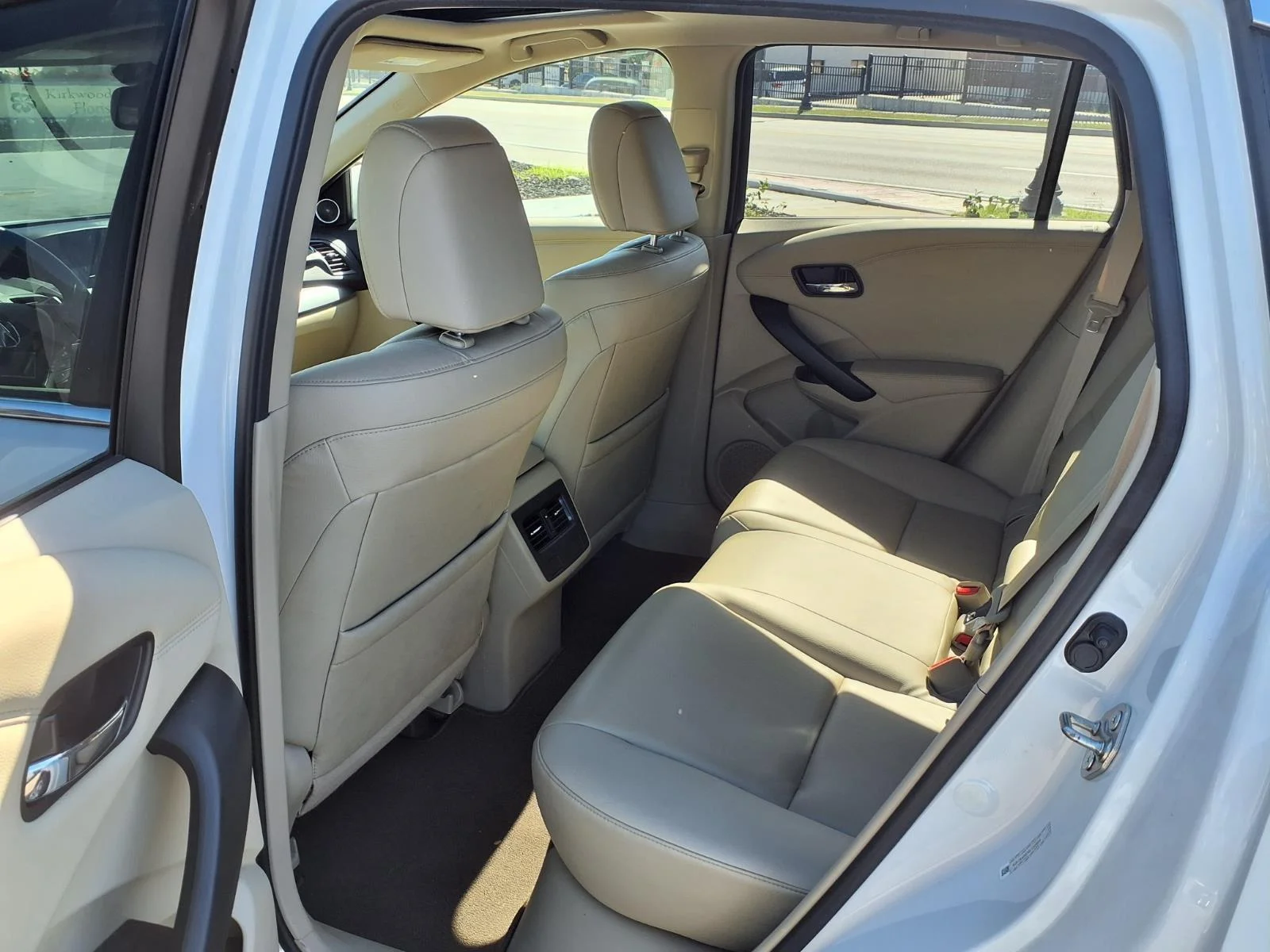Used 2016 White Diamond Pearl Acura  image 23