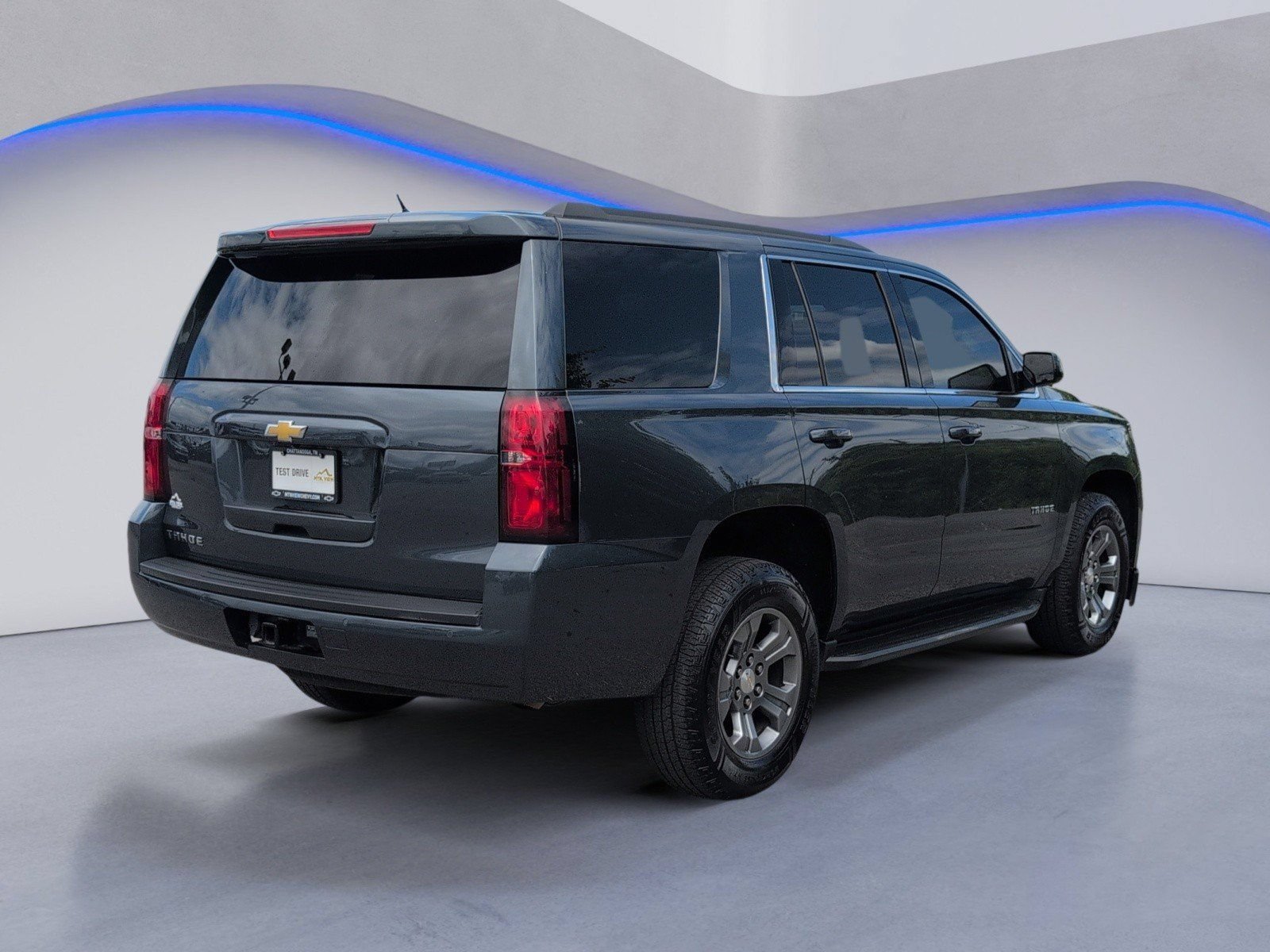 Used 2020 SHADOW GRAY METALLIC Chevrolet LS image 9