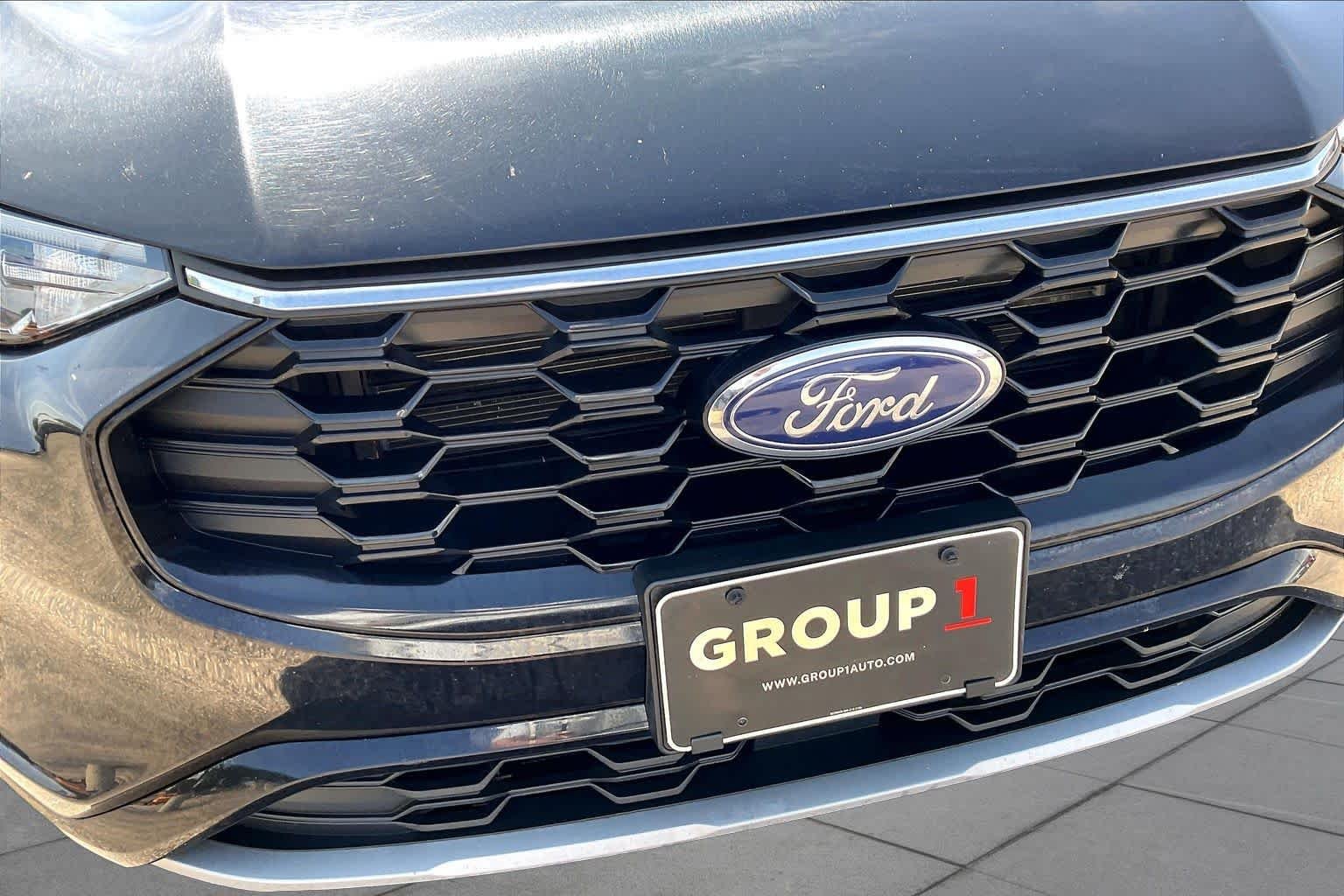 Used 2024 Agate Black Metallic Ford ST-Line image 28