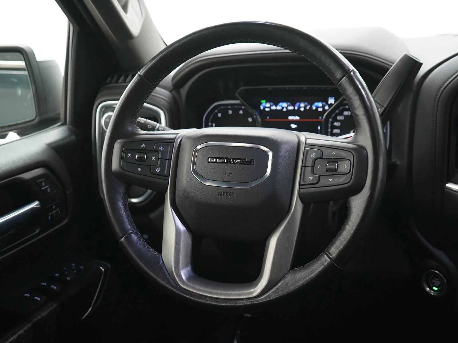 Used 2022 Hunter Metallic GMC Denali image 17