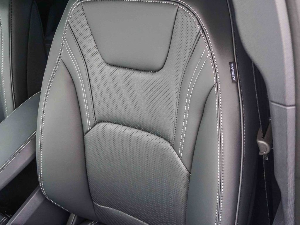 New 2026 Star White Metallic Tri-coat Ford Premium image 20