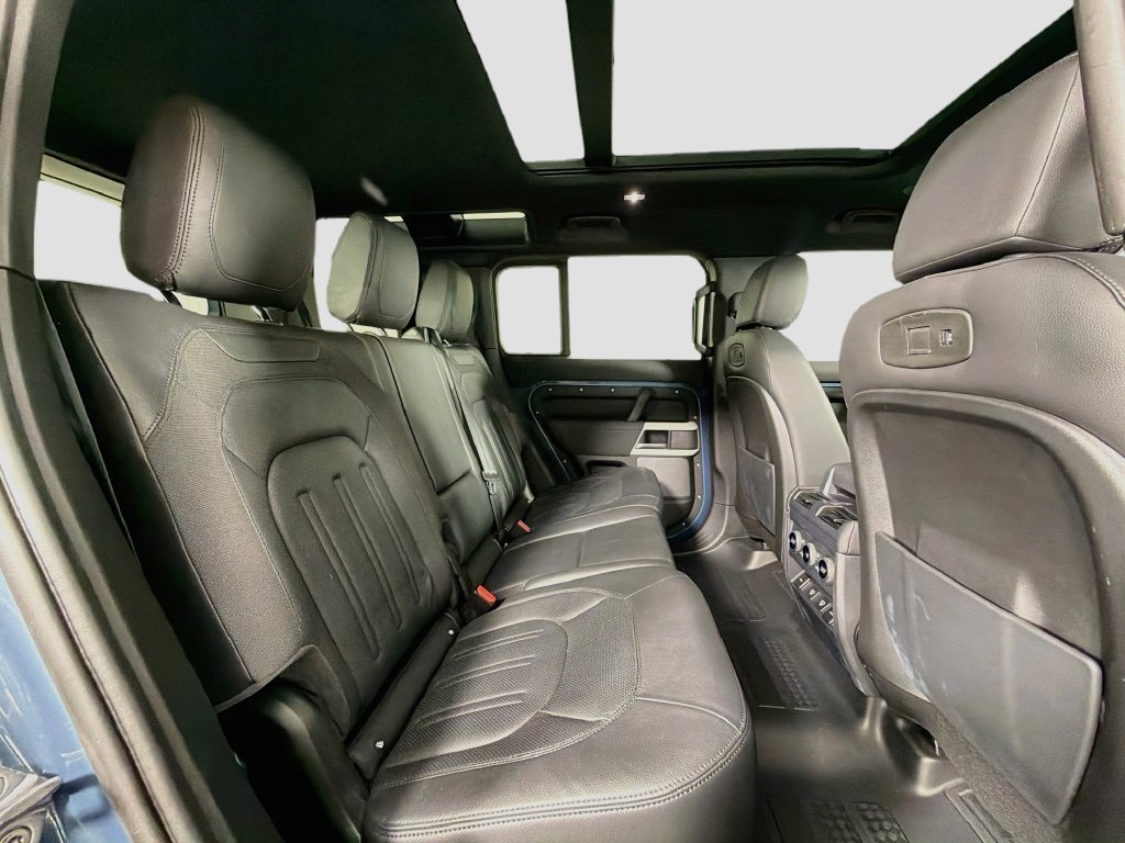 Used 2021 Blue Land Rover SE image 28