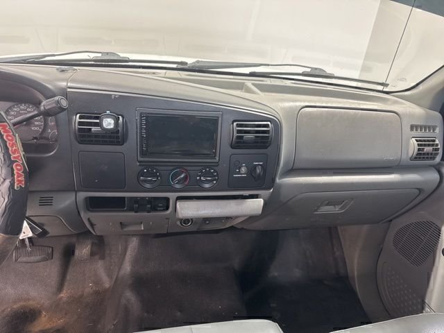 Used 2006 White Ford XL image 21